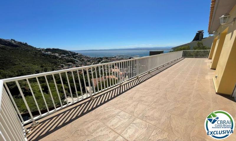 Foto 1deed838-e603-4263-b59c-76830625eeea. Casa en carrer mirón 51 magnifique xalet de 253 m2 construit, 608 m2 de terrain, belle vue mer et piscine en Roses