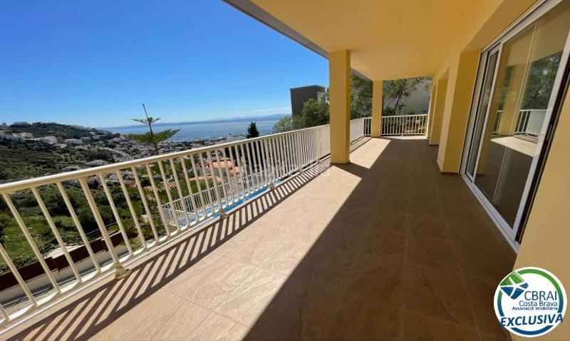 Foto 693f78bd-8ba4-49a5-b8e3-737daef5b8fb. Casa en carrer mirón 51 magnifique xalet de 253 m2 construit, 608 m2 de terrain, belle vue mer et piscine en Roses