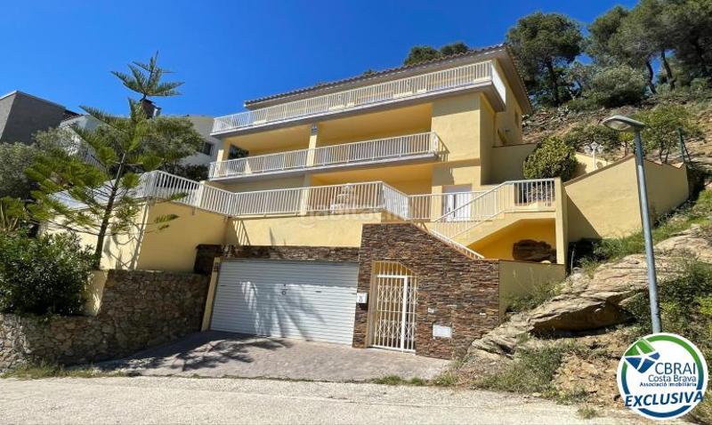 Foto 8a29e3ad-7fc8-43a6-a6ce-573d337fcb8e. Casa en carrer mirón 51 magnifique xalet de 253 m2 construit, 608 m2 de terrain, belle vue mer et piscine en Roses