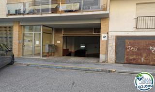 Aparcament cotxe a Carrer empordà 12. Venta de plazas de aparcamiento en llançà
