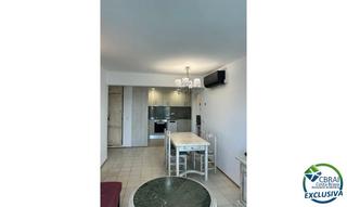 Apartament a Carrer muga-a 2. Apartamento reformado con licencia turística en primera línea de