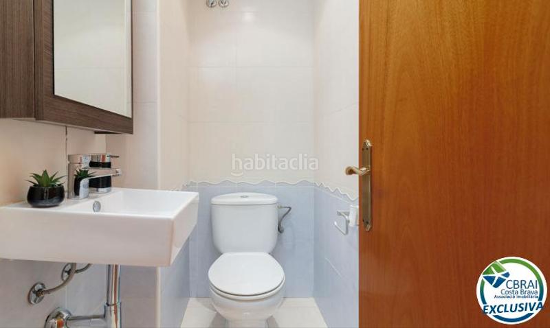 Foto 3bafe038-4fa7-4761-8a8f-0d1935adb390. Casa pareada en sector puigmal 89 casa con piscina en puigmal, – 4 habitaciones, y ubicación ideal en Empuriabrava
