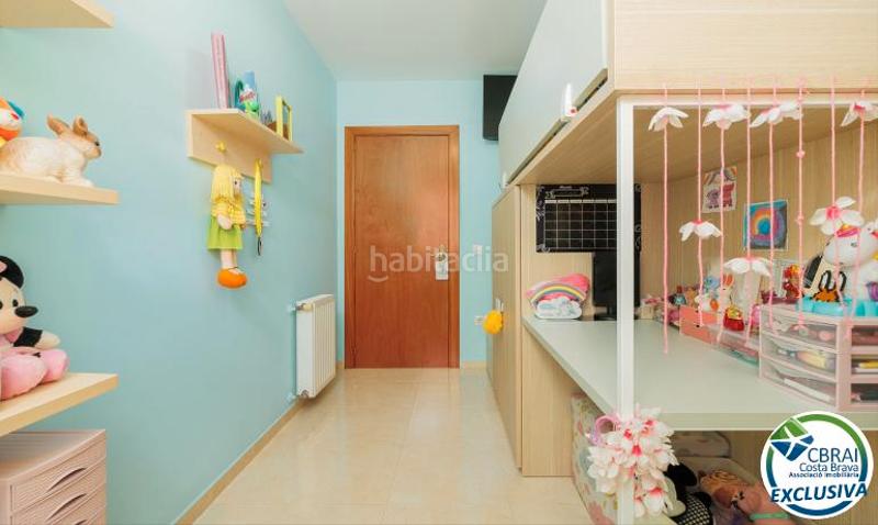 Foto 9f22b6e3-4093-4e90-b9b9-9c42bafa469b. Casa pareada en sector puigmal 89 casa con piscina en puigmal, – 4 habitaciones, y ubicación ideal en Empuriabrava