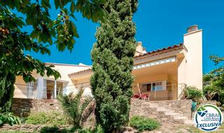 Casa a Carrer de bernat desclot 27. Els grecs exclusiva villa de lujo de 348 m² en una amplia parcel