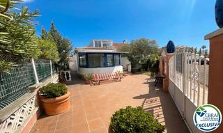 Casa a Carrer cala d'or 9. Casa de 3 dormitorios, 3 baños y terrazas en zona tranquila cerc