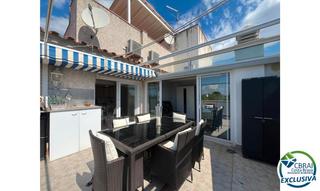 Pis a Carrer port empordà 2. Atico en venta en empuriabrava 2 habitaciones gran terraza y par