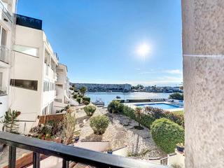 Piso en Carrer sant maurici 210. Apartamento reformado con terraza y vistas al lago en empuriabra