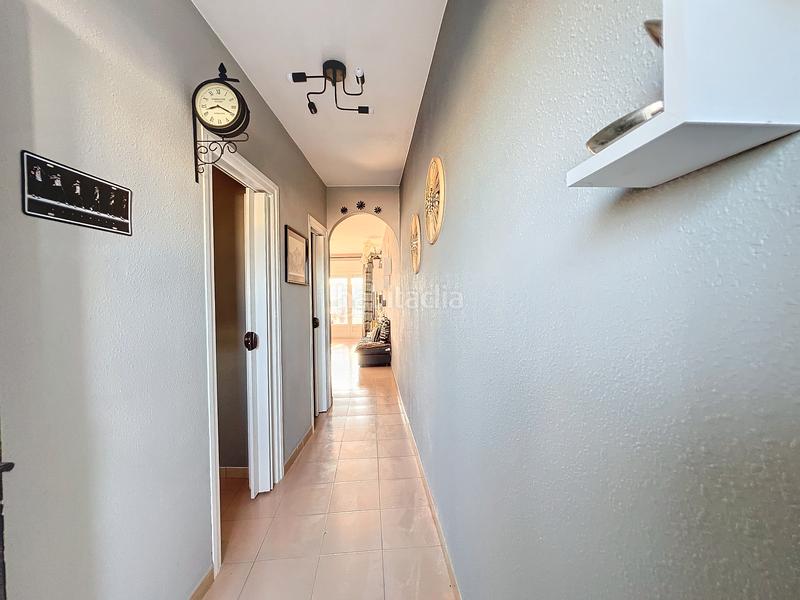 Foto 05b079a3-6b6c-4621-83b3-6b775857cc9c. Piso en carrer Sant Maurici 210 apartamento reformado con terraza y vistas al lago licencia turística en Empuriabrava