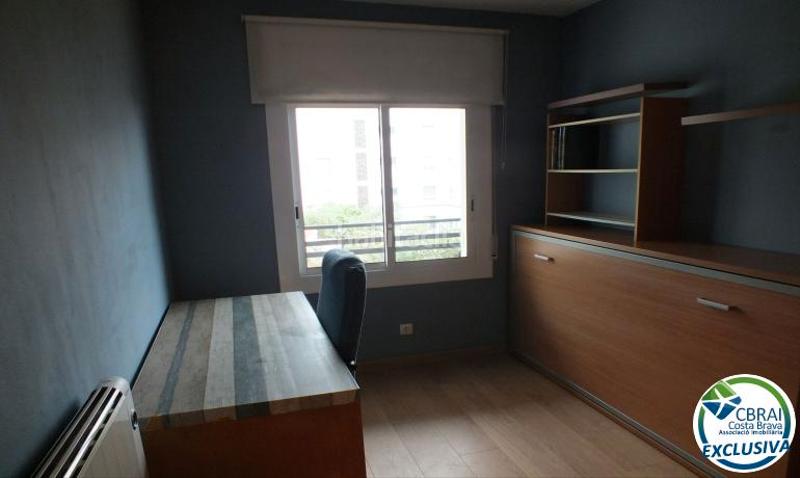 Foto bf5f0e82-106f-44f9-8dd3-7246982935fc. Piso en antic carrer dublin 18 apartamento de 2 habitaciones en Roses