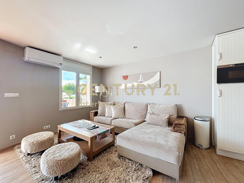 Foto 0cf15d69-c889-4838-bf47-06b434afe3d9. Piso venta - magnífico piso con licencia turística en el puerto en Empuriabrava