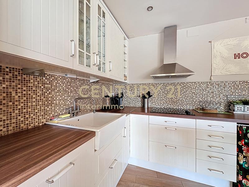 Foto b9d21af1-7481-4054-b6c2-1383ff9e8c05. Piso venta - magnífico piso con licencia turística en el puerto en Empuriabrava