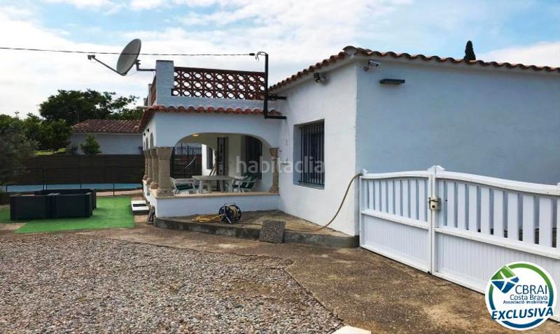 Foto 122957de-847f-4fc0-b786-70d54dc42c4f. Casa en carrer baix camp 4 amplia casa con piscina en venta en mas boscà en Roses