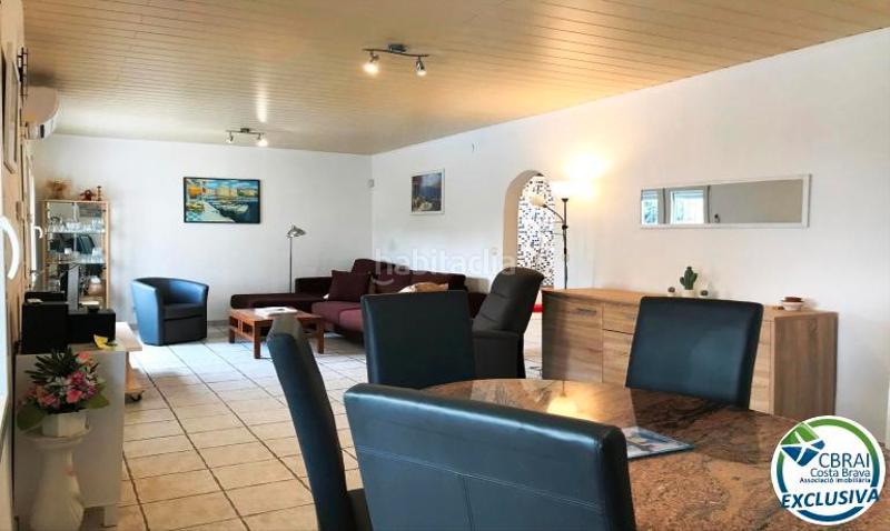 Foto 77d44989-25ef-475c-9720-3b5f9d90152b. Casa en carrer baix camp 4 amplia casa con piscina en venta en mas boscà en Roses