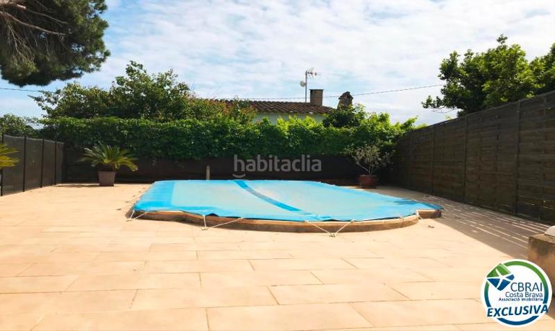 Foto 794da2c2-1940-4887-937e-678ef80e7bbc. Casa en carrer baix camp 4 amplia casa con piscina en venta en mas boscà en Roses