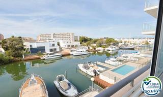 Apartament a Carrer punta de llevant 12. Apartamento con vistas al canal y amplia terraza - 2 habitacione