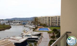 Pis a Avinguda pastor 1. Amplio apartamento con terraza, parking, trastero, vistas al mar