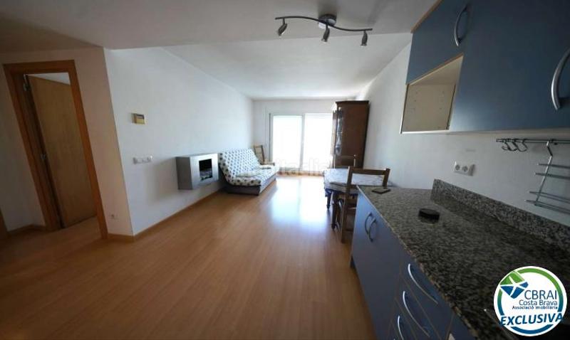 Foto 11b3b4b4-5f06-4f8c-8e68-c5f945505d09. Piso en carrer port joan 43 ático de 1 dormitorio con sótano y plaza de parking privada en venta en Roses