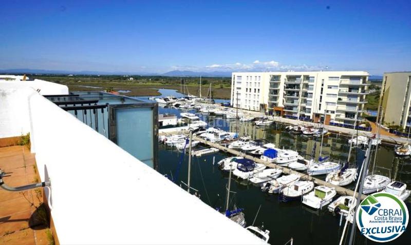 Foto 3e2ac5bf-665d-4876-97fa-b5c10abcaad6. Piso en carrer port joan 43 ático de 1 dormitorio con sótano y plaza de parking privada en venta en Roses