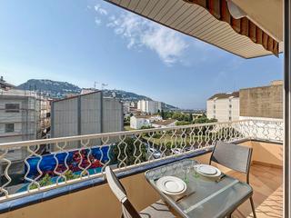Apartament a Carrer la llotja 19. En venta – apartamento con vistas al mar en el centro de roses c
