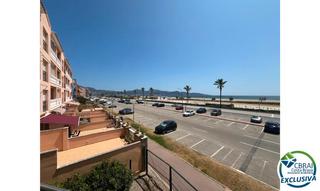 Pis a Carrer badia-gran reserva 32. Bonito y moderno piso en primera línea de mar, vistas al mar, ga