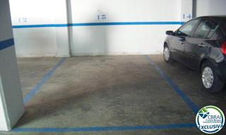 Autoparkplatz in Avinguda del nord 159. Parking en la residencia aqua marina de 11 m.
