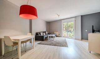 Etagenwohnung in Carrer de collsacabra 35. Tu oportunidad de vivir con comodidad en mas mates