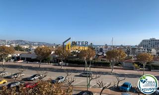 Pis a Avinguda fages de climent 13. Bonito apartamento con vistas al mar situado en el centro de la