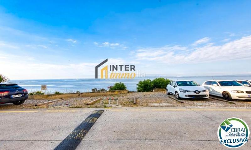 Foto 6b38d2e2-ca64-4cbe-97e8-00edecb6fadc. Piso en carretera canyelles 10 apartamento reformado con vistas al mar y licencia turística en Roses