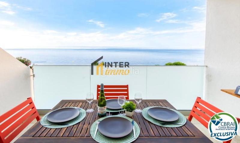 Foto 6fa2717c-b1b4-489d-b61d-f8ed8fd045b8. Piso en carretera canyelles 10 apartamento reformado con vistas al mar y licencia turística en Roses