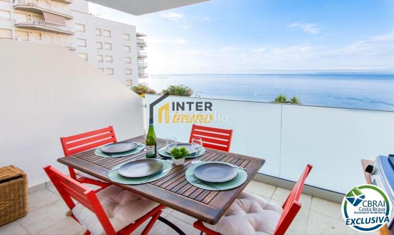 Foto 7c4df1d1-c05c-40be-9bc8-5e37f7506871. Piso en carretera canyelles 10 apartamento reformado con vistas al mar y licencia turística en Roses