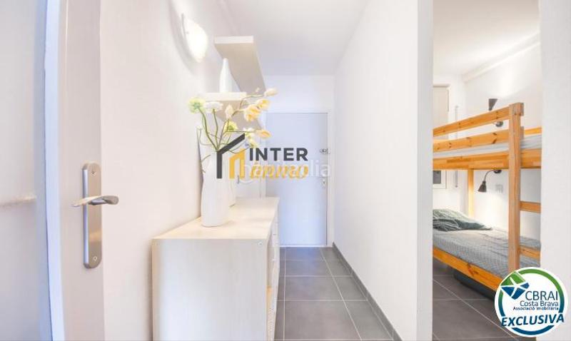Foto dac465ef-1b32-435f-84b4-3445818833cc. Piso en carretera canyelles 10 apartamento reformado con vistas al mar y licencia turística en Roses