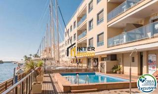 Etagenwohnung  Carrer cavall de mar 25. Apartamento de dos dormitorios con amarre y vista al canal
