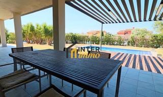 Casa  Calle mig 4. Villa totalmente renovada en la exclusiva zona de peralada golf