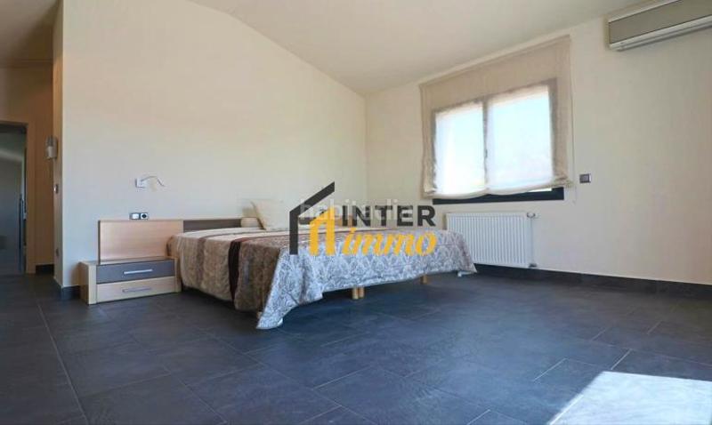 Foto 2af09ab1-2c85-491d-9cc2-5f54859ed3dc. Casa en calle mig 4 villa totalmente renovada en la exclusiva zona golf en Peralada