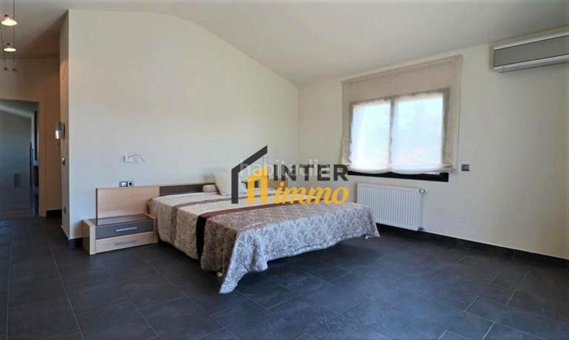 Foto d806a7f0-9476-430d-b366-bb45d22565af. Casa en calle mig 4 villa totalmente renovada en la exclusiva zona golf en Peralada
