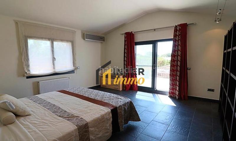 Foto fbe82567-7eaf-403c-8248-7ad803164a9a. Casa en calle mig 4 villa totalmente renovada en la exclusiva zona golf en Peralada