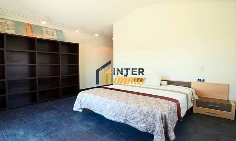 Foto fcb0e5e4-4d5e-4020-9452-a4f46f082da3. Casa en calle mig 4 villa totalmente renovada en la exclusiva zona golf en Peralada