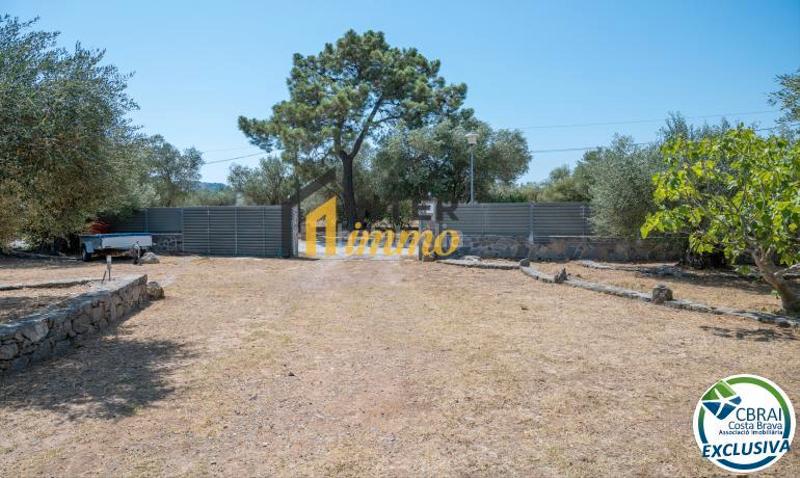 Foto 00d84a3a-60d2-4b1a-a637-d4fee22f6e3c. Casa en carrer solsonès 100 ¡propiedad única con licencia turística en más boscà - ! ??? en Roses