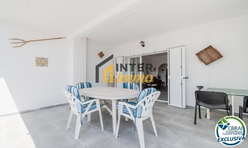 Foto 1054fcdf-8e88-49b0-bef8-4e4d3fe0e8f3. Casa en carrer solsonès 100 ¡propiedad única con licencia turística en más boscà - ! ??? en Roses