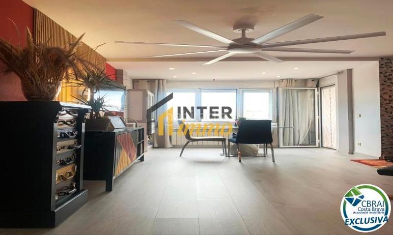 Foto 93790b32-20c4-48d9-bee9-adfba8a06fba. Apartamento en avinguda de la riera de la cuana 14 amplio piso en venta a 100 metros del mar en Roses