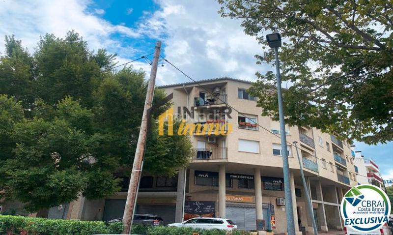 Foto e5d4a89d-194c-48e4-8ac6-1762835a57e1. Apartamento en avinguda de la riera de la cuana 14 amplio piso en venta a 100 metros del mar en Roses