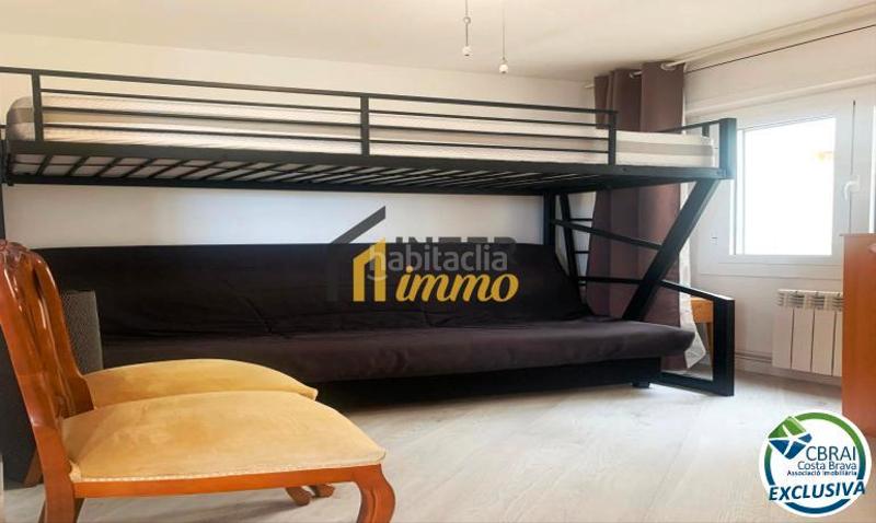 Foto e5d9634a-be56-4b75-a636-063e51a14671. Apartamento en avinguda de la riera de la cuana 14 amplio piso en venta a 100 metros del mar en Roses