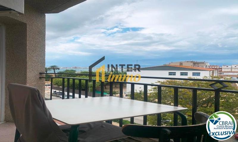 Foto fb0bdb1b-c67d-4716-b6c1-75690710443e. Apartamento en avinguda de la riera de la cuana 14 amplio piso en venta a 100 metros del mar en Roses