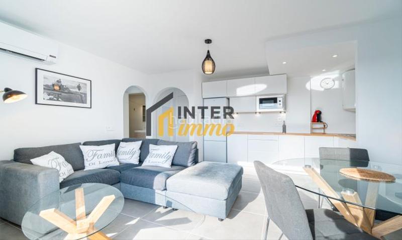 Foto 494bf2f6-dc06-4a76-8b89-2fb805cd77a7. Piso en carrer port empordà 85 precioso apartamento en la última planta con vistas al canal y amarre privado en Empuriabrava