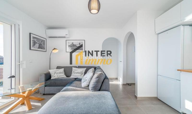 Foto f2b5aaae-b078-4e39-9860-b3b63a44816d. Piso en carrer port empordà 85 precioso apartamento en la última planta con vistas al canal y amarre privado en Empuriabrava