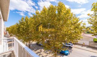 Apartament  Carrer port empordà 8. Bonito apartamento en perfecto estado con solárium, plaza de apa