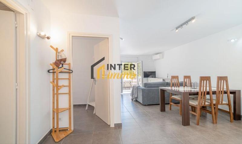 Foto 1775d48e-df2f-44da-8a58-d173503e5d4a. Apartamento en carrer port empordà 8 bonito apartamento en perfecto estado con solárium, plaza de aparcamiento subterránea y trastero incluidos en Empuriabrava