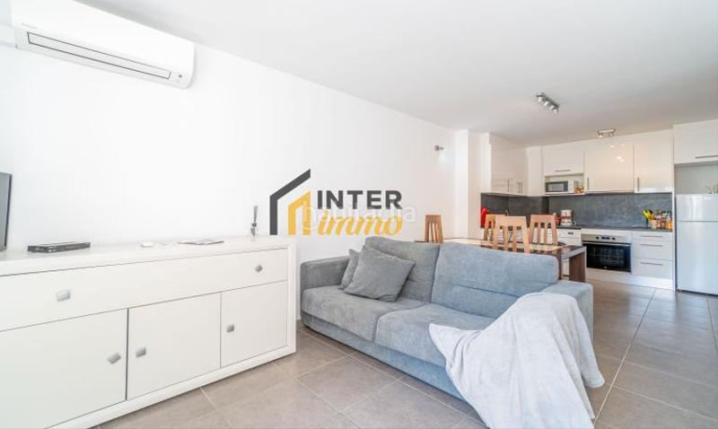 Foto 3d9f2b85-62b5-442d-a9e6-61e9b0bc5bca. Apartamento en carrer port empordà 8 bonito apartamento en perfecto estado con solárium, plaza de aparcamiento subterránea y trastero incluidos en Empuriabrava