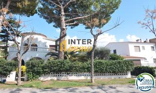 Haus  Carrer requesens 171b. Oportunidad en empuriabrava: casa con licencia turística a 1 km
