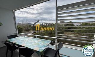 Apartament  Carrer del port de reig 45. Apartamento renovado con licencia turística, terraza y piscina